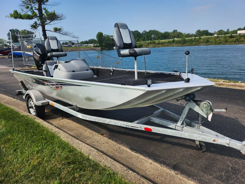 Slide: The Image of Lowe Skorpion 2015 - 8