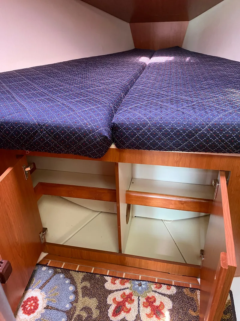 Slide: The Image of Hunter 33 2008 - 101