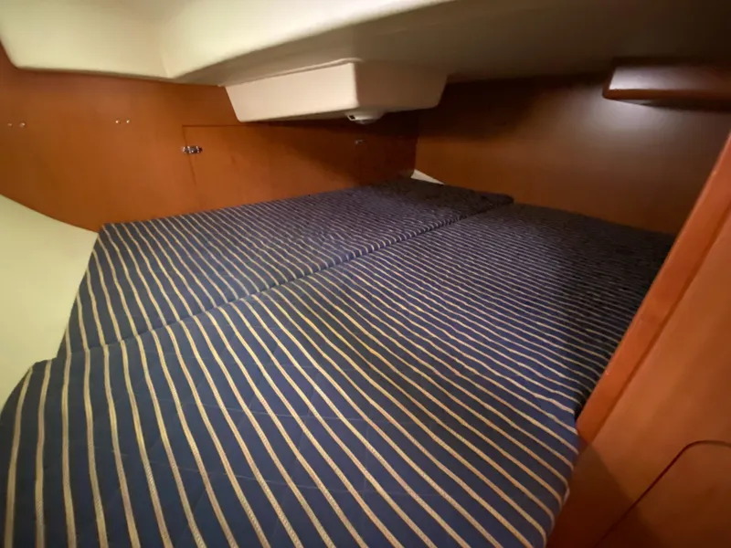 Slide: The Image of Hunter 33 2008 - 112