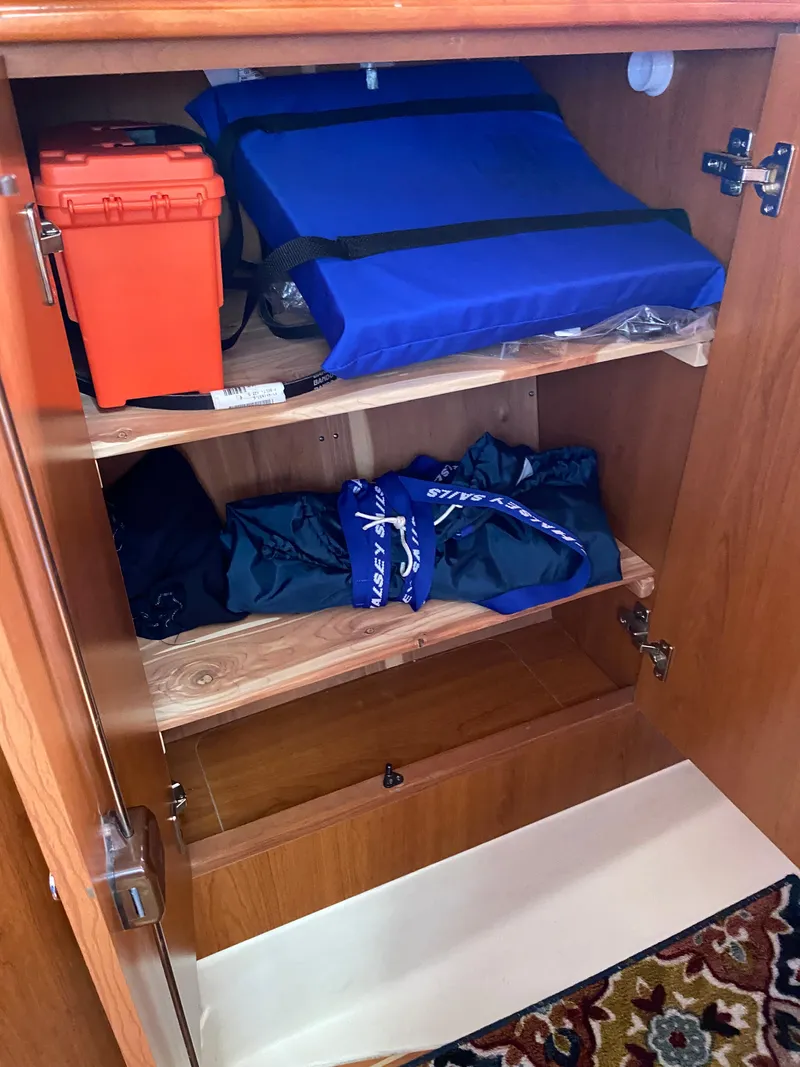 Slide: The Image of Hunter 33 2008 - 117