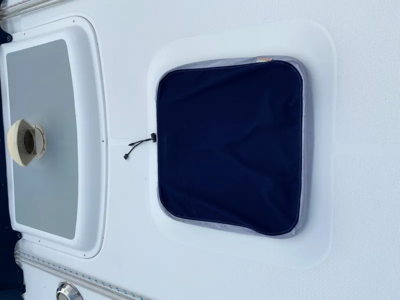 Slide: The Image of Deck of 2008 Hunter 33 sailboat with hatch and ventilation. - 28