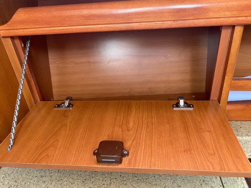 Slide: The Image of Hunter 33 2008 - 89