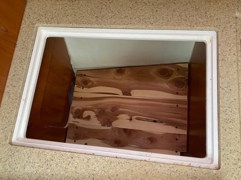 Slide: The Image of Hunter 33 2008 - 90