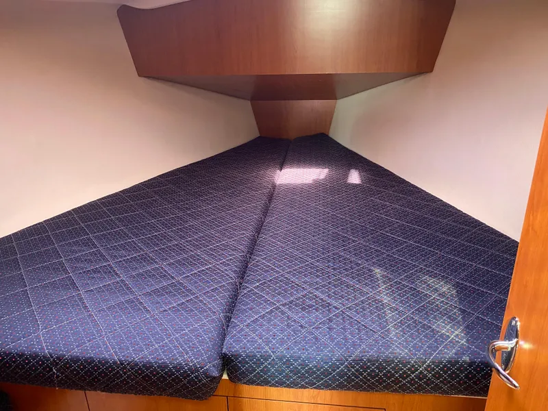 Slide: The Image of Hunter 33 2008 - 99