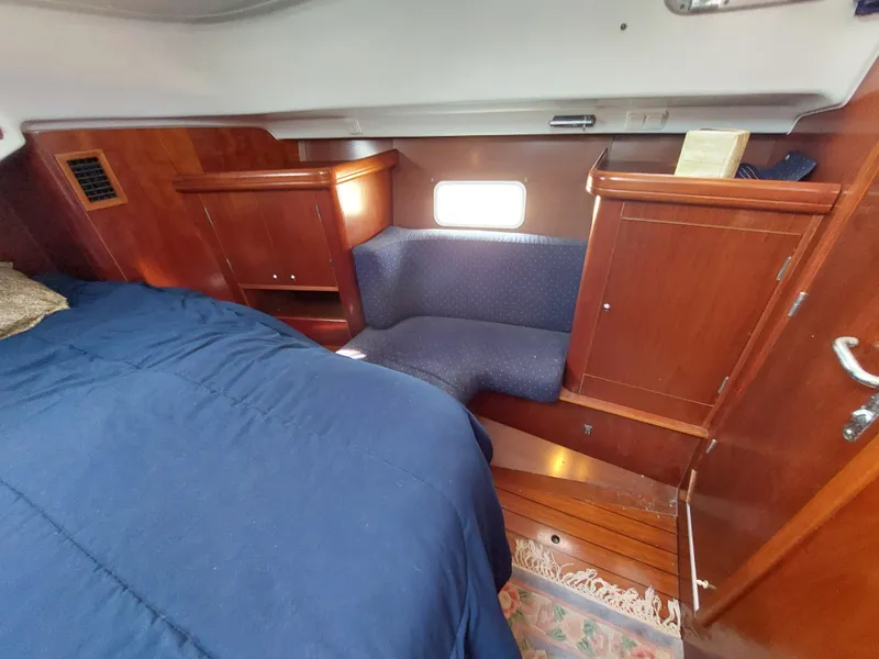 Slide: The Image of Beneteau Oceanis 42CC 2002 - 53