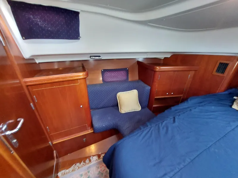 Slide: The Image of Beneteau Oceanis 42CC 2002 - 57