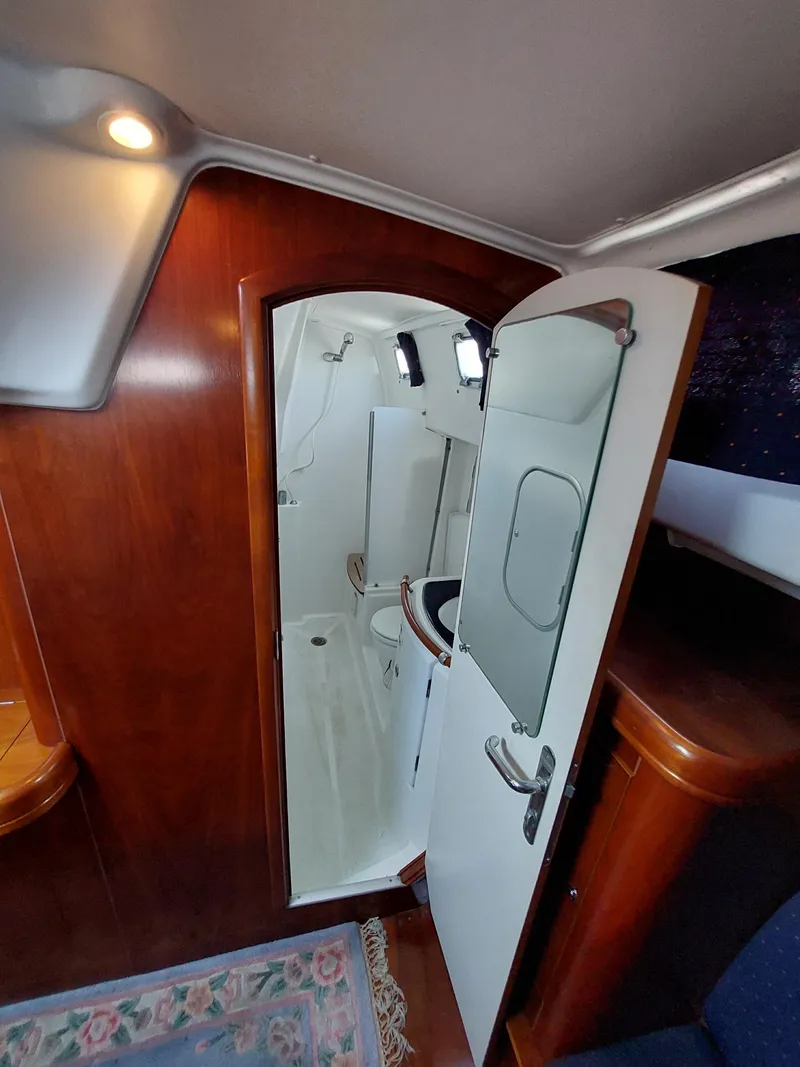 Slide: The Image of Beneteau Oceanis 42CC 2002 - 58