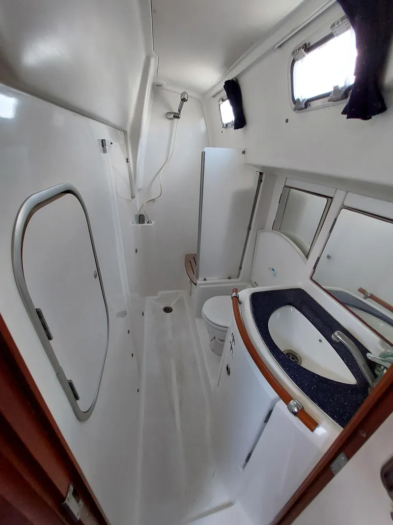 Slide: The Image of Beneteau Oceanis 42CC 2002 - 59
