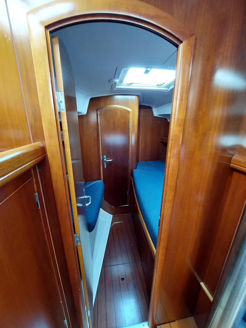Slide: The Image of Beneteau Oceanis 42CC 2002 - 60