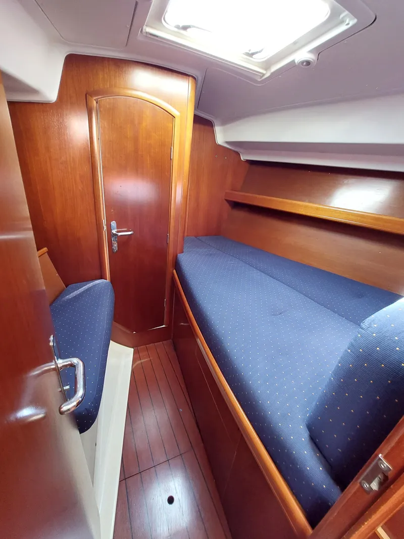 Slide: The Image of Beneteau Oceanis 42CC 2002 - 61