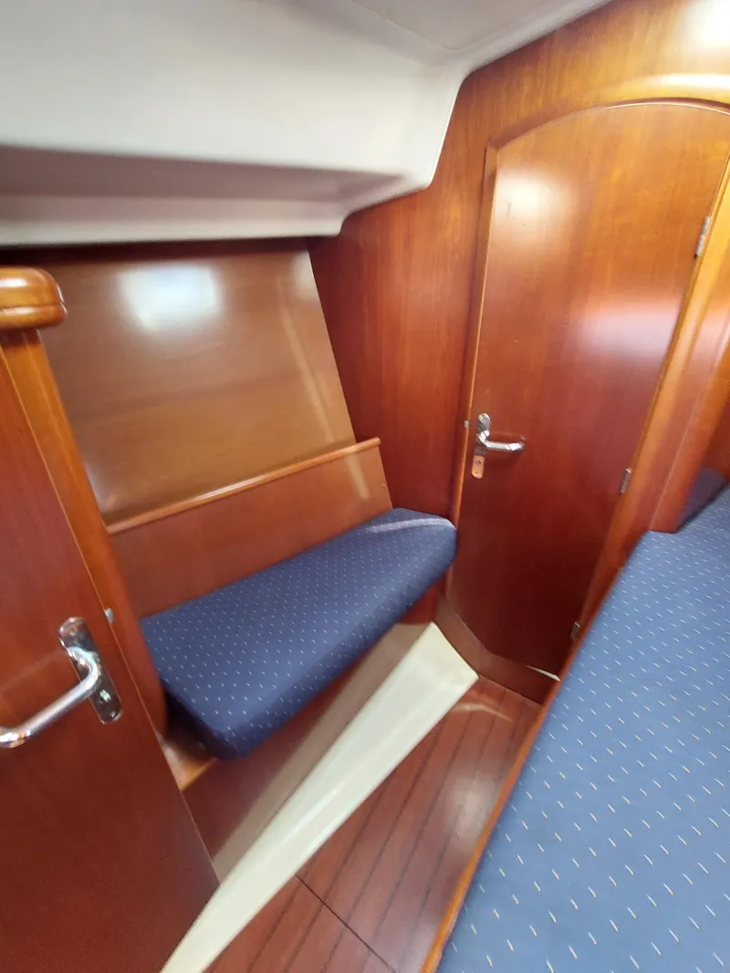 Slide: The Image of Beneteau Oceanis 42CC 2002 - 62
