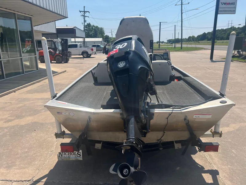 Slide: The Image of Crestliner 16 Storm 2013 - 3