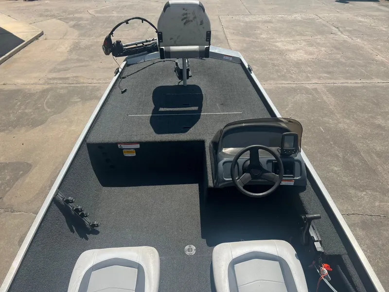 Slide: The Image of Crestliner 16 Storm 2013 - 4