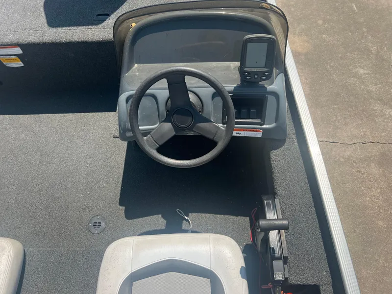 Slide: The Image of Crestliner 16 Storm 2013 - 5