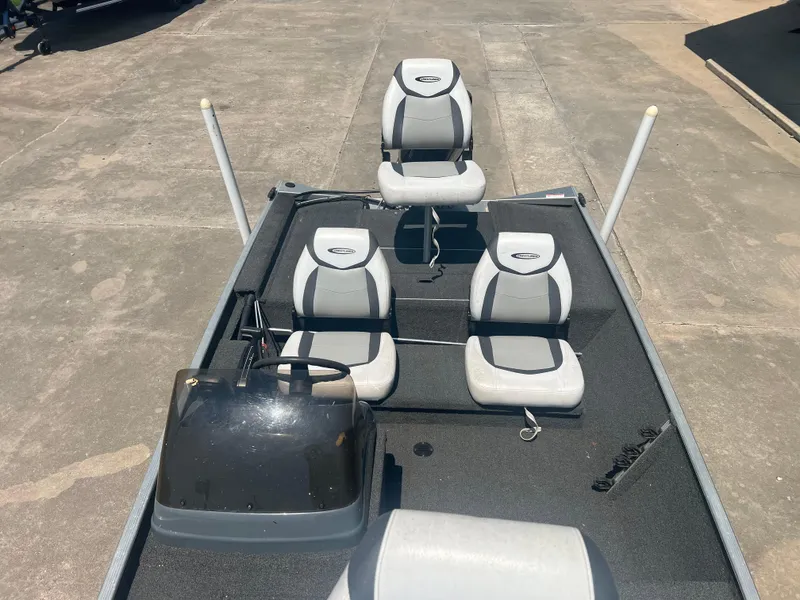 Slide: The Image of Crestliner 16 Storm 2013 - 8