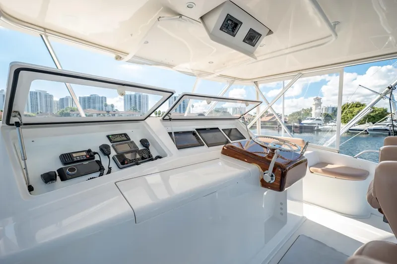 Slide: The Image of Viking 52 - Heyca I - Helm Electronics - 32