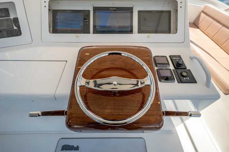 Slide: The Image of Viking 52 - Heyca I - Helm Steering Wheel - 34