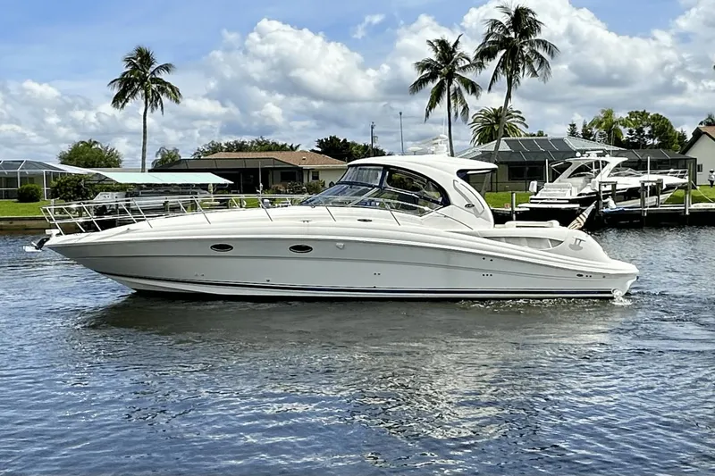Slide: The Image of Sea Ray 390 Sundancer 2005 - 0