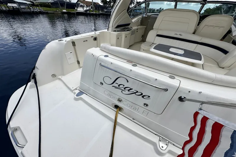 Slide: The Image of Sea Ray 390 Sundancer 2005 - 13