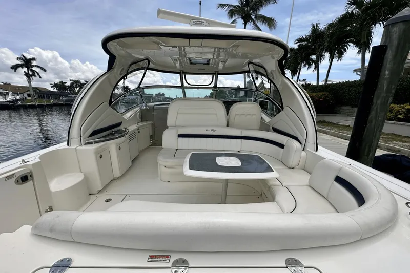 Slide: The Image of Sea Ray 390 Sundancer 2005 - 14