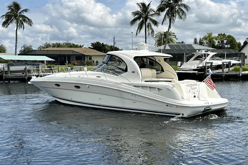 Slide: The Image of Sea Ray 390 Sundancer 2005 - 2