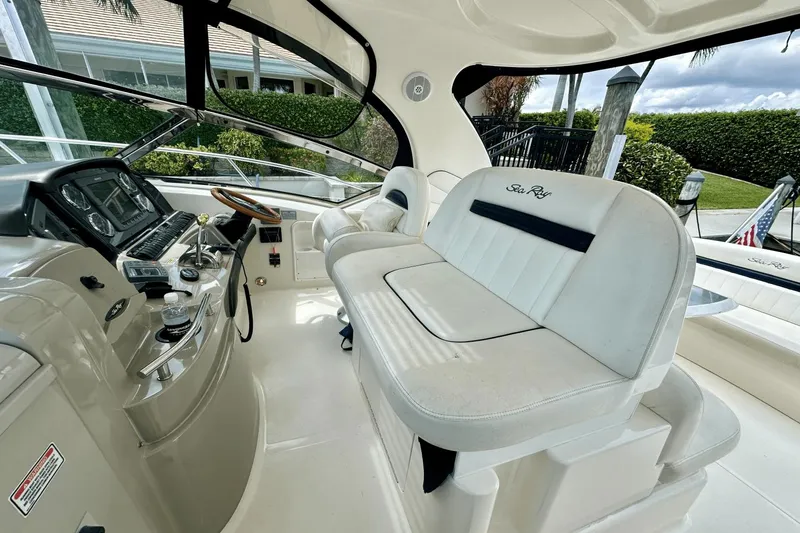 Slide: The Image of Sea Ray 390 Sundancer 2005 - 21