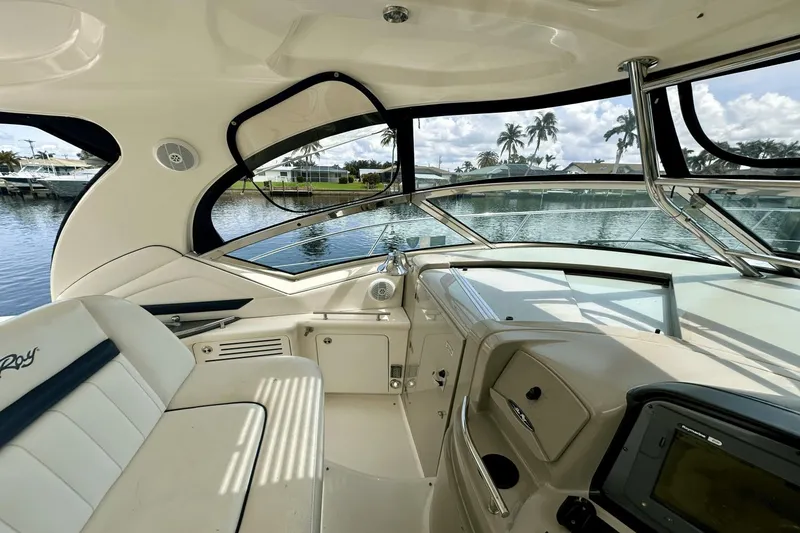 Slide: The Image of Sea Ray 390 Sundancer 2005 - 23