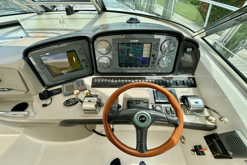 Slide: The Image of Sea Ray 390 Sundancer 2005 - 25