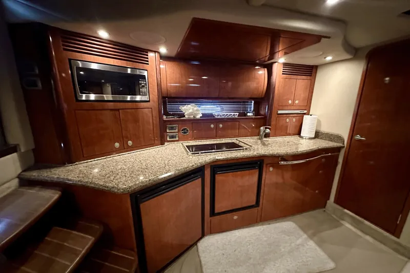 Slide: The Image of Sea Ray 390 Sundancer 2005 - 34