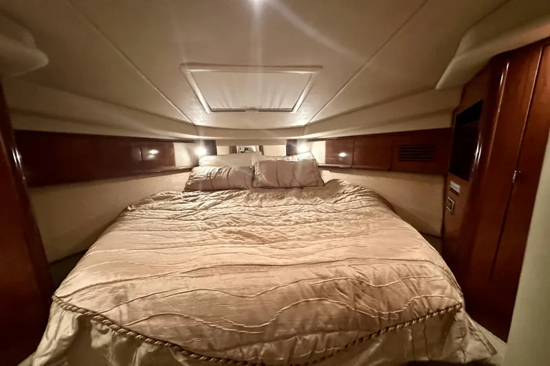 Slide: The Image of Sea Ray 390 Sundancer 2005 - 39