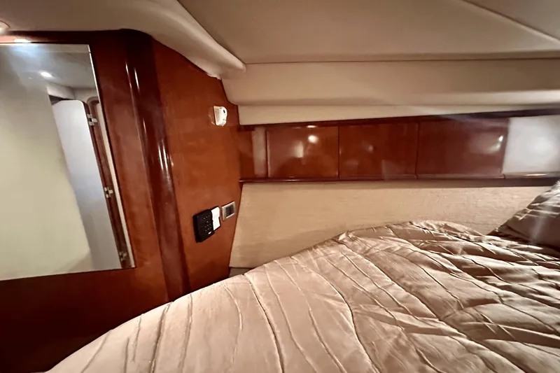 Slide: The Image of Sea Ray 390 Sundancer 2005 - 40