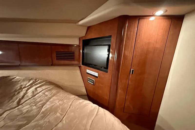 Slide: The Image of Sea Ray 390 Sundancer 2005 - 41