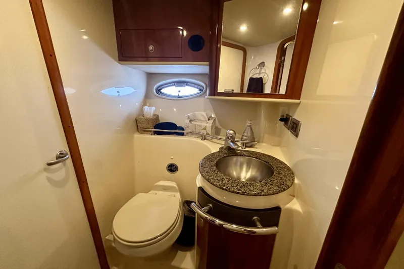Slide: The Image of Sea Ray 390 Sundancer 2005 - 42