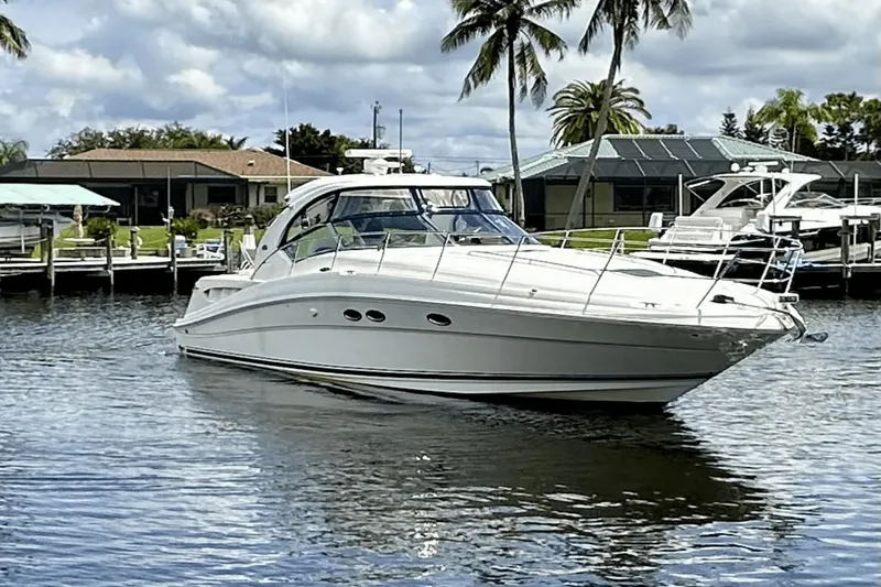 Slide: The Image of Sea Ray 390 Sundancer 2005 - 8