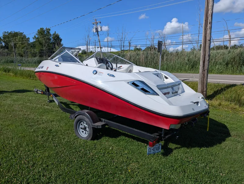 Slide: The Image of Sea-Doo 180 Challenger 2010 - 5