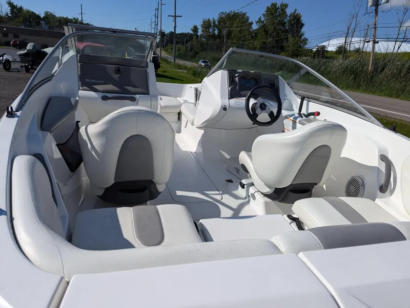 Slide: The Image of Sea-Doo 180 Challenger 2010 - 6