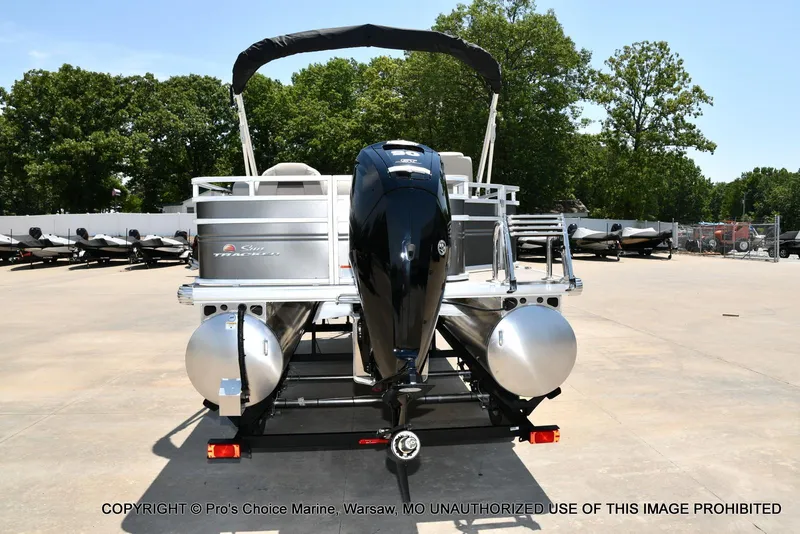 Slide: The Image of Sun Tracker Fishin' Barge 20 DLX 2025 - 11