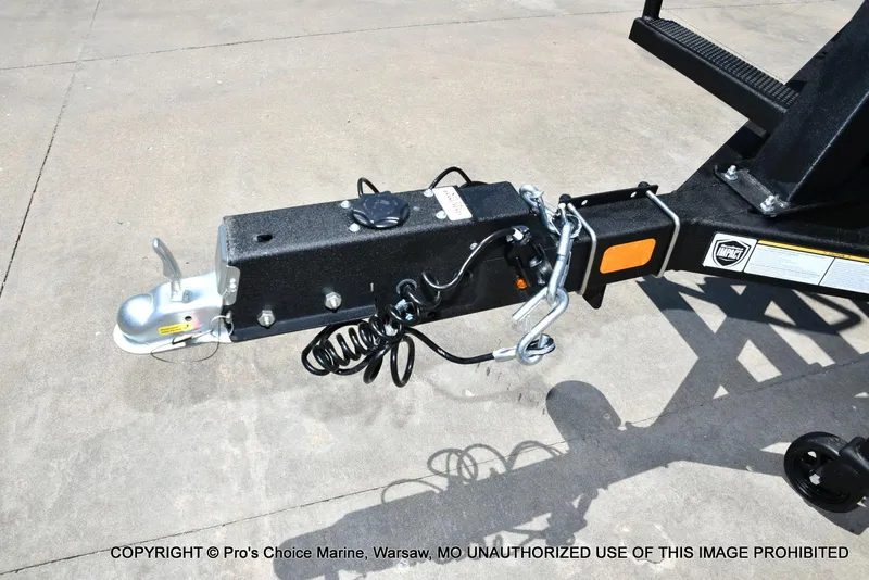 Slide: The Image of Sun Tracker Fishin' Barge 20 DLX 2025 - 15