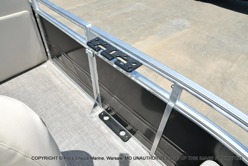 Slide: The Image of Sun Tracker Fishin' Barge 20 DLX 2025 - 21