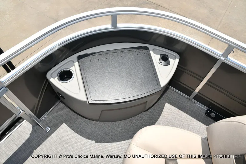 Slide: The Image of Sun Tracker Fishin' Barge 20 DLX 2025 - 23