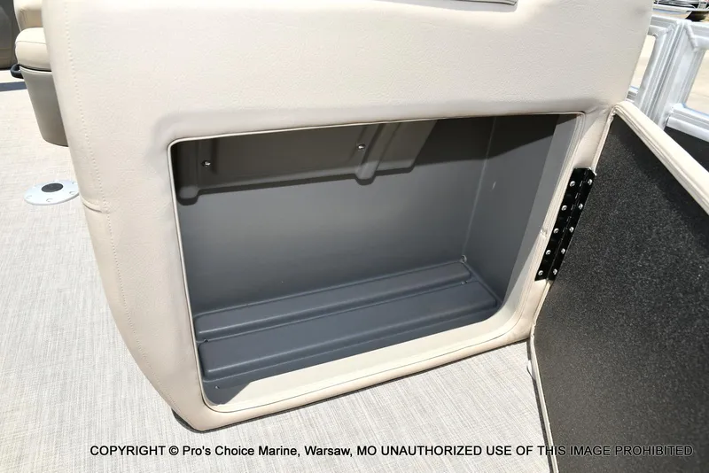 Slide: The Image of Sun Tracker Fishin' Barge 20 DLX 2025 - 27