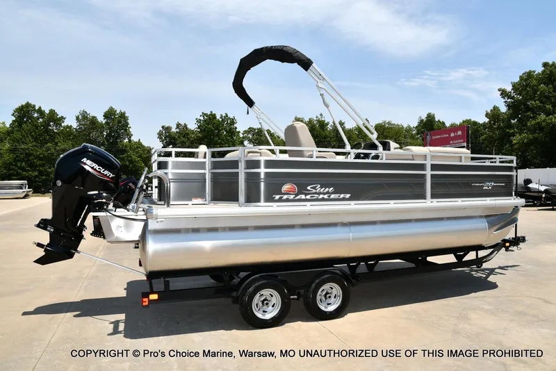 Slide: The Image of Sun Tracker Fishin' Barge 20 DLX 2025 - 3