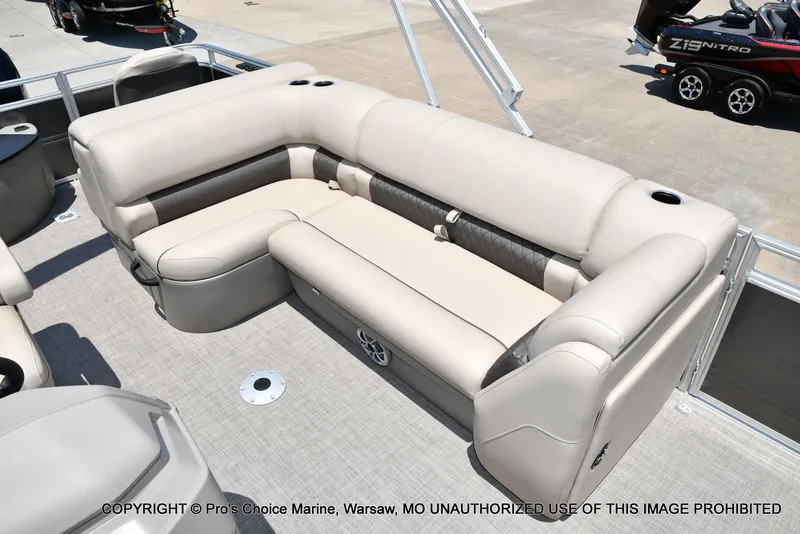 Slide: The Image of Sun Tracker Fishin' Barge 20 DLX 2025 - 33