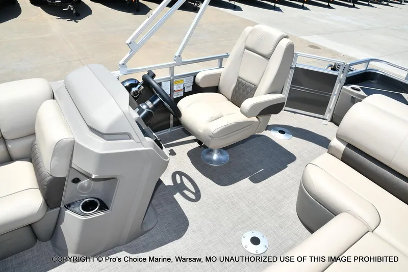 Slide: The Image of Sun Tracker Fishin' Barge 20 DLX 2025 - 34