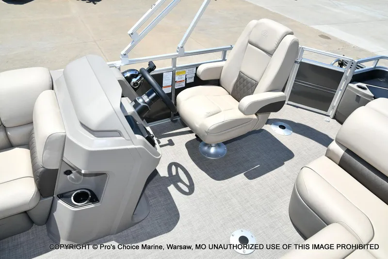 Slide: The Image of Sun Tracker Fishin' Barge 20 DLX 2025 - 35