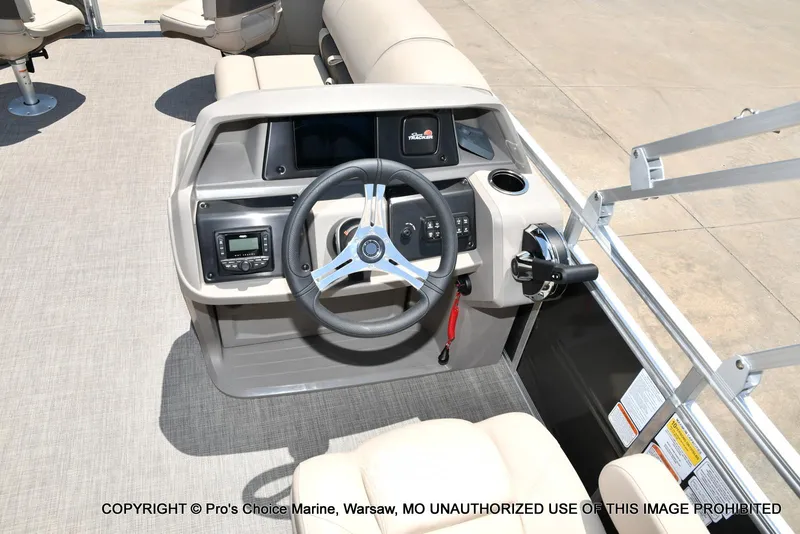 Slide: The Image of Sun Tracker Fishin' Barge 20 DLX 2025 - 37