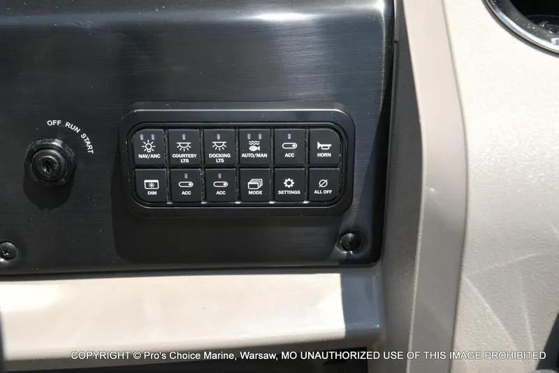 Slide: The Image of Sun Tracker Fishin' Barge 20 DLX 2025 - 43