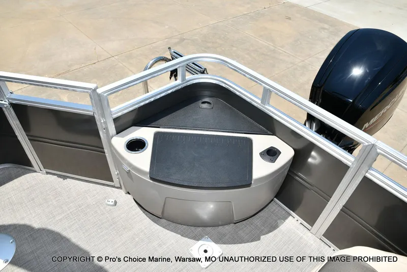 Slide: The Image of Sun Tracker Fishin' Barge 20 DLX 2025 - 54