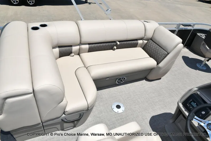 Slide: The Image of Sun Tracker Fishin' Barge 20 DLX 2025 - 59