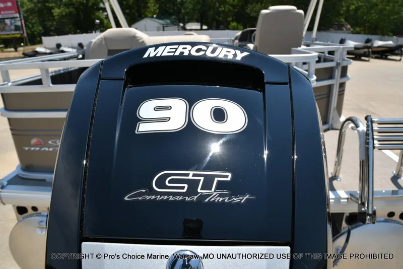 Slide: The Image of Sun Tracker Fishin' Barge 20 DLX 2025 - 6